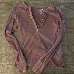 Real soft thermal shirt from American eagle in good condition!